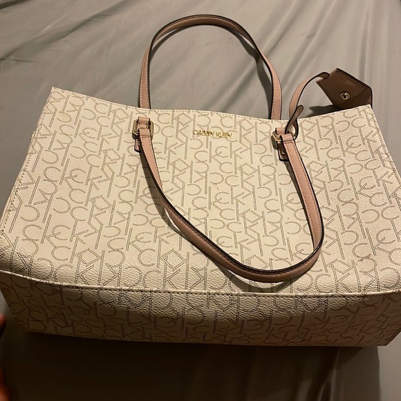 Pretty much new I like longer straps so it’s just been on display - Picture 2 of 4